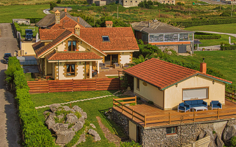 The fence around your villa provided you privacy